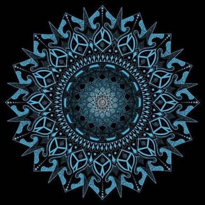 وإنَّ الوُدَّ ليسَ يكادُ يَبقىٰ
إذا كَثُرَ التَّجَنّي والعِتابُ!🤎