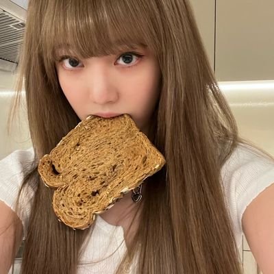 ygerrwzh's profile picture. ⪩　 　   ₊　      📋 　  　✧ 　  　⁺    page    15.⠀!⠀合  
 장   vanilla essence   𓈒꒪ㅤ⁵🤚🏻♡ ⠀⠀