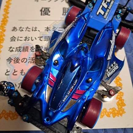 函館市出身・在住
2019年2月から本格的にミニ四駆始めました。
基本函館市内で楽しんでます。
令和4年6月 大腸がん(ステージⅣ)の宣告を受け闘病中。
令和5年2月 膀胱ガン発覚で膀胱摘出の方向で闘病中。
令和6年1月 肝臓、大腸に新たに小さな癌転移。前回の手術後癒着が酷く今後手術出来ない為隔週で抗癌剤治療中。
