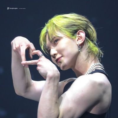 androgynous model
|| kpop stan ||
gemini (yuck)