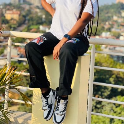 ClareKarungi's profile picture. my largest fear Carries my strongest growth 🙂