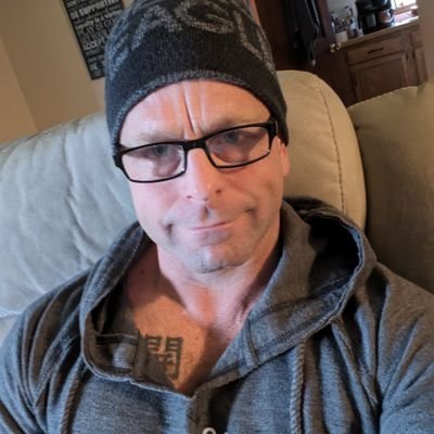 49 year old Army vet. Just trying to be a decent human in a world full of idiots