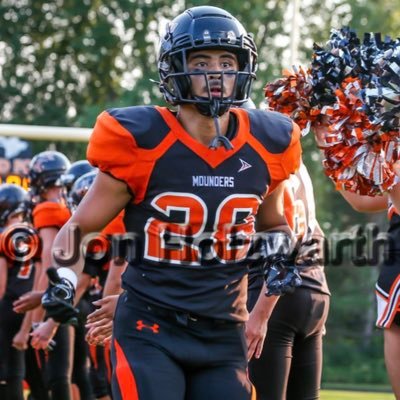 Elk Mound High School| c/o ‘24| FB/LB #28| 5’10 180lbs Bench:275 Squat:365 Dead:405 Clean:195