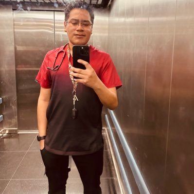 AlexGuzZman's profile picture. Escucha tu destino...