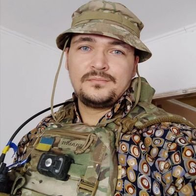 🇺🇲🇺🇦
 Ukraine/

fighting for the freedom of Ukraine