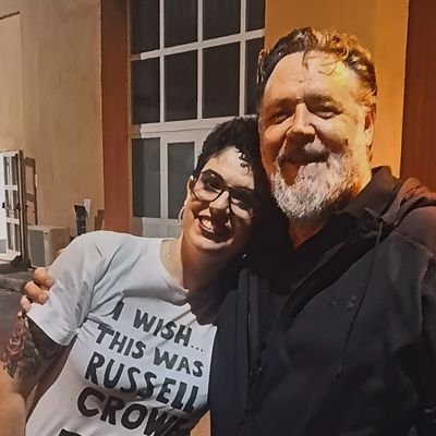 Once Russell Crowe hugged me so tight and despite this I'm still alive 💞