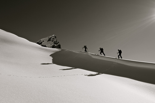 Bureau des Guides de Haute Montagne de Val d'Isère. Nous vous montrons la montagne d'une autre façon !