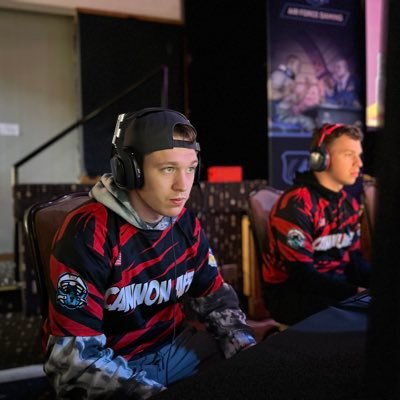 CameronChaviers's profile picture. Twitch: CamPseudo, USAF, Bre 🌻