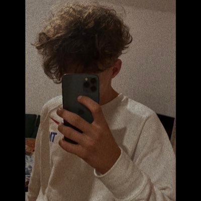 itsniceely's profile picture. 