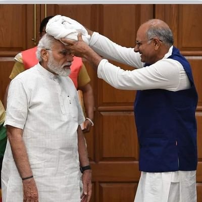 સદસ્ય જિલ્લા પંચાયત પોરબંદર,
પ્રમુખ શ્રી જય ગોપાલલાલ મંદિર ટ્રસ્ટ, ગોકુલ (યુ. પી.)
ઉપાઘ્યક્ષ જુનાગઢ જિલ્લા સહકારી સંઘ. જુનાગઢ