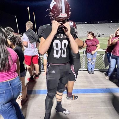 17 | 2024 | 6'4 205lbs | Gpa: 4.54 Rank: 25 / 620 | Waller Varsity Football | 2nd team all district Te/ Academic all state Te/Ls NCAA: 2209678650