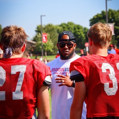 Running Backs Coach and Assistant Boys Basketball coach at Brandon Valley High school, and POPCORN GURU 🍿🍿🍿