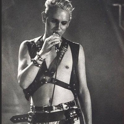 he/him • 21 • saw Depeche Mode 10/19!!! • 17+