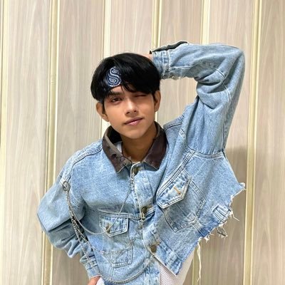 larencebrenches's profile picture. I love my self but i love you more💙