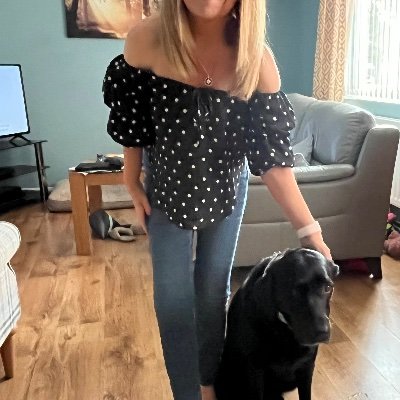 A blonde blindy from the UK, with a gorgeous guide Dog called Venus. Two. Donnie girls from the UK. NKOTB i’ve been in my heart since 1989.🇬🇧🇬🇧🇬🇧🎊🦮