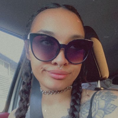 I’m a bitch ass who loves my friends •• Cancer ☀️ Gemini 🌙 Virgo ⬆️•• EDM dude obviously ••