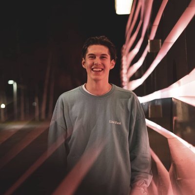 dkueng01's profile picture. ❄️