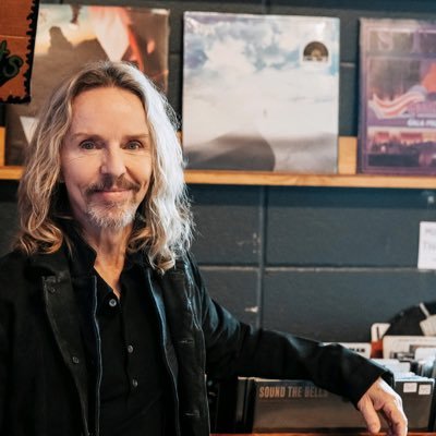 American guitarist, singer and songwriter. Rock band Styx as co-lead vocalist