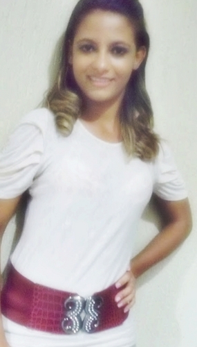 Taurina,tenho 17 aninhos , sou loira e morena kkkkk uma mistura.