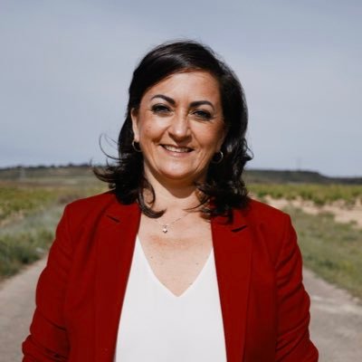 Senadora. Secretaria general del @psoelarioja. Ex presidenta de #LaRioja. Madre de✌🏻y enóloga 🍇