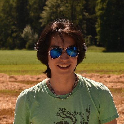 Student trying to git gud | Junior 3D-Artist at weltenbauer. |
previously @erlkoenig_games