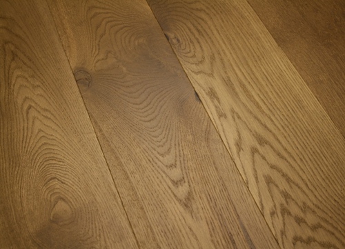 At Woodfloor Trade Supplies we specialise in the production and manufacture of Engineered Oak Flooring. 14 - 21mm thick, 100 - 300mm wide.