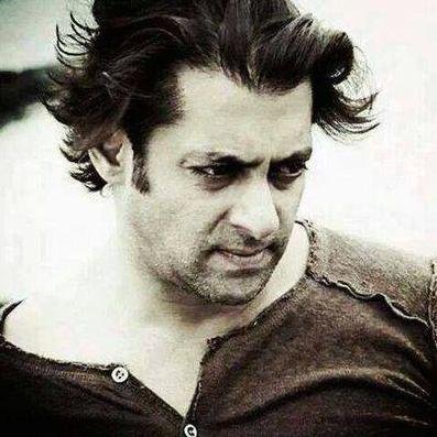 °° A Salman Khan Fan °° I th¡nK thEsE wOrds arE enOugH tO IntrOdUcE mYsElf :)