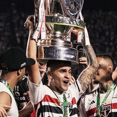 nome: Caio soares

COMPLETAMENTE APAIXONADO PELO SÃO PAULO FUTEBOL CLUBE AMO MEU TRICOLOR❤🤍🖤

Conta secundária @CaioNeme131