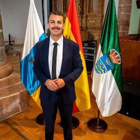 🏛Concejal del PSOE del Ayuntamiento de Teguise
🗣 Periodista.