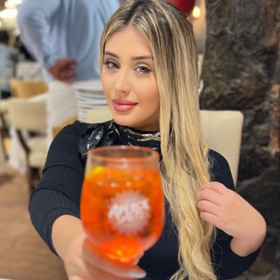 yessriv94's profile picture. Summer lover ⛱🌞
📍🇵🇾