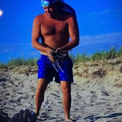 broseph2410's profile picture. extractor of plants, golf, skiing, 💀⚡️, string music, slow dubstep, PLF, slsl, chaser of good times and spiritual enlightenment, ball knower, go blue, go🦁