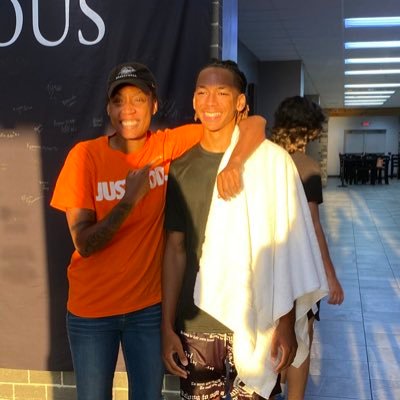 Tavian King🏝️ Profile