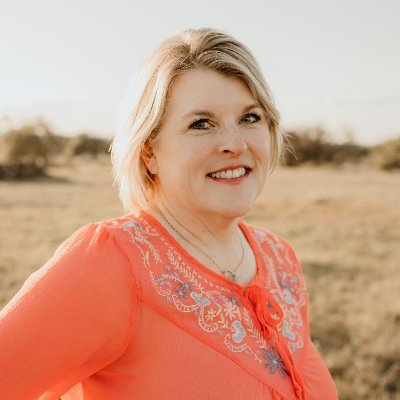 ECPA bestselling and award-winning author, speaker, and teacher. 
Communications specialist: @wheatonhdi
Free 5-day Bible study for weary women:https://t.co/ETLdVbSQtp