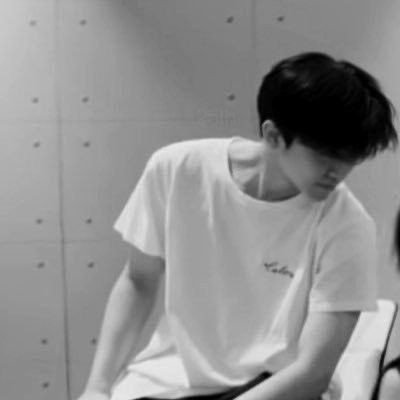 pxt_rc's profile picture. เหล้า บุหรี่ เสียงเพลง ความมืด