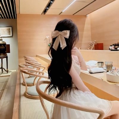 はじめまして。 生涯のパートナーとなる、大人で落ち着いた男性と出会いたいです。 私は旅行、本、スポーツ、音楽が好きです。 年齢も見た目も気にしない。 私と知り合いになりたい方はLINEに追加してください