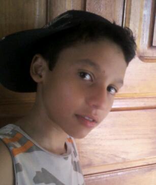 canceriano,13 anos curto rock:Guns n‘ Roses,Iron Maiden ,Metallica,Heavy Metal, adoro animais , DEUS !!