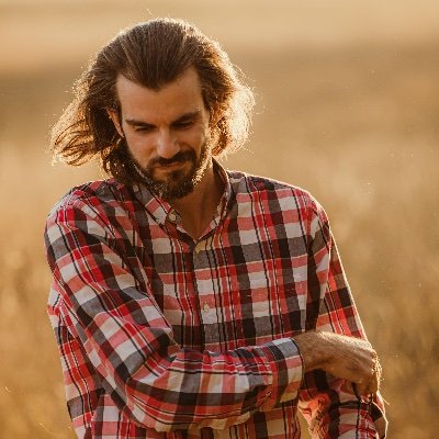 algoeslive's profile picture. Building a business by teaching live, no content hamster wheel | Founder, ReplayKit