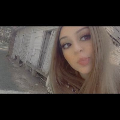 michelle_anahii's profile picture. do whatever your lil heart desires ✨