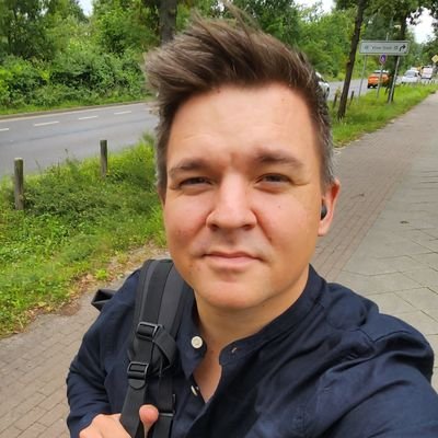 Top-Flüsterer des YouTube-Algorithmus 🥰 

Head of Content Strategy + Stellv Geschäftsführer 
@POWmediaDE - Content Agentur + Netzwerk 👌

bb@powmedia.de