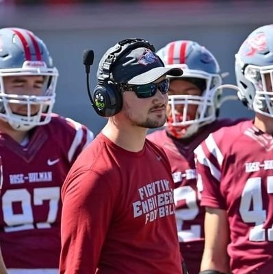 @RoseHulmanFB DB Coach •
'20 FCS National Champ w/ SHSU Bearkats •
Former DB for '16 SCAC Champ Southwestern Pirates •
Fill out our Recruit Questionnaire below!