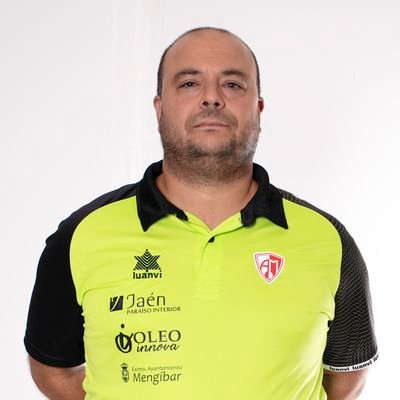 técnico deportivo nivel 2/ ex- infantes fs /ex - Bailén fs/ actualmente entrenador sub-23 y 2° entrenador del oleinnova Mengíbar fs 2a división