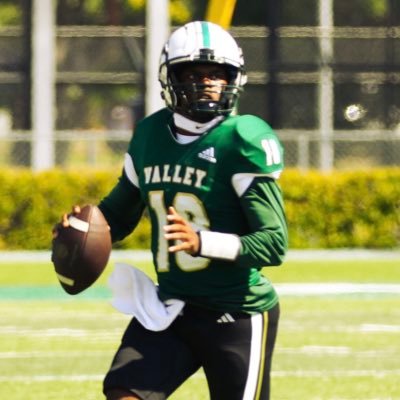 6’0” Juco Quarterback/ 3.7 GPA