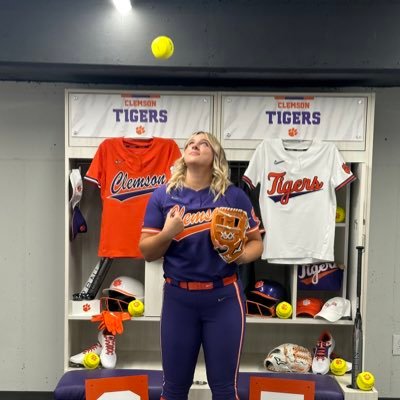 |Clemson Softball Commit 🧡💜|U-18 USA softball nat’l 🇺🇸 | SC Elite 16u National Fusetti| Seneca valley HS (#44)| EIS ranked #4| |instagram: @Lexie_Hames22|