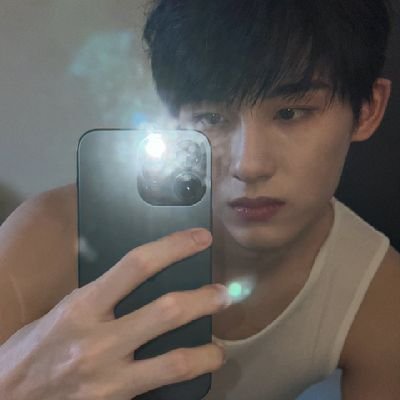 yuta reagiu com 👍: yuta é vdd que quando você trabalhava na floricultura você dava flores pra flávia?
