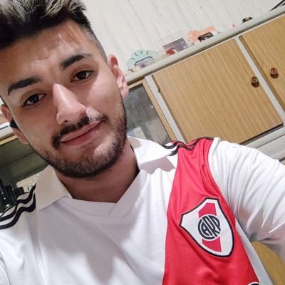 HINCHA DEL CLUB MAS GRANDE 
RIVER PLATE         🤍♥️🤍
#NosSeguimosEntreMillos
#VamosRiver