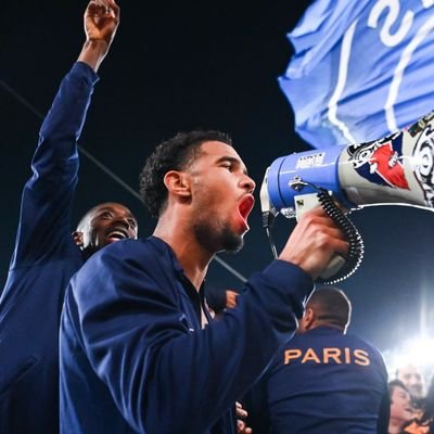 @psg_inside | BBRBB | direction de merde, dégagez du club et laissez la place aux vrais supporters ! Le Parc c'est nous ❤️💙 | Tennis 🎾