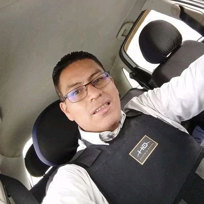 Profesional en transporte y mecánico automotriz