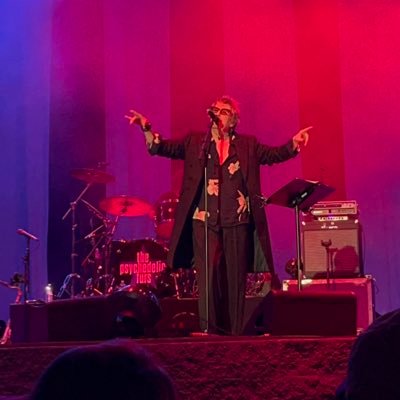 alrightwithyouu's profile picture. just a bit obsessed with good omens at the moment