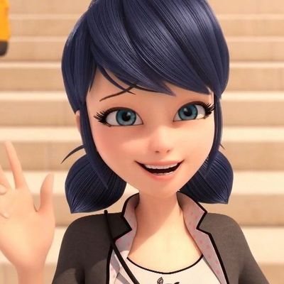 Holaa!! Soy un bot de Marinette!! 🌸
(Solo por diversión)