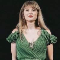 julia ❈ (@lukescoffee_) 's Twitter Profile